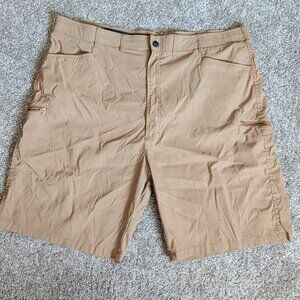 Wrangler Water Resistant Size 44x9 Mens Tan Outdoor Cargo Shorts - Stretchy